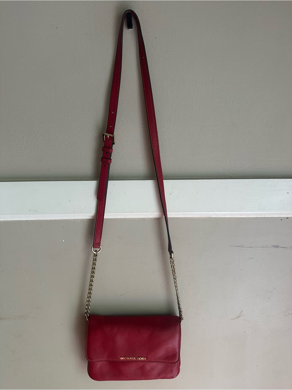Michael Kors Red Pebbled Leather Crossbody with Gold Chain - Picture 8 of 12